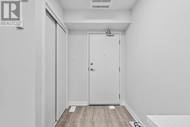 Photo - 301 Glenroy Gilbert Dr