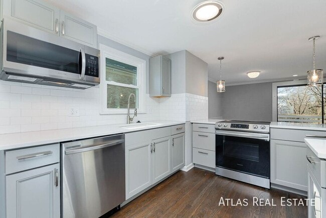 Photo - 8600 Lamar Ave