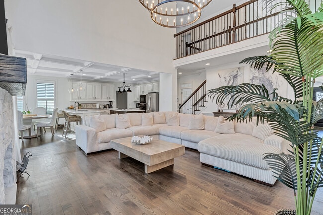 Photo - 2980 Cadbury Trail SW