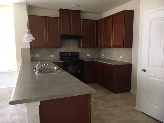 Photo - 7700 Crystalbrook W