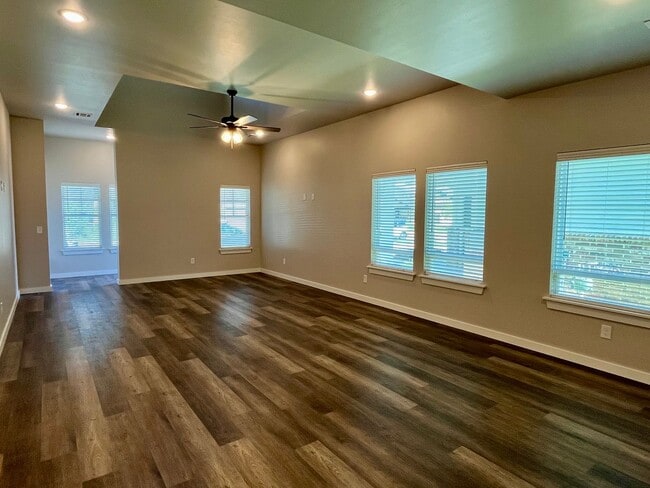 Photo - Large 1 Bed, 1 Bath in Beautifully Well-Maintained Neighborhood!! New Construction!!