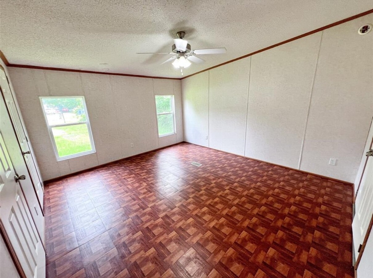 Photo - 24450 Cunningham Dr