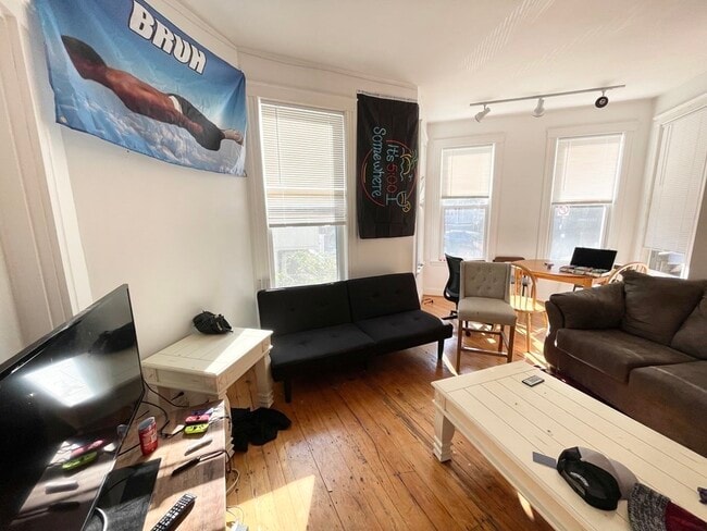37 Hillside St Unit 1