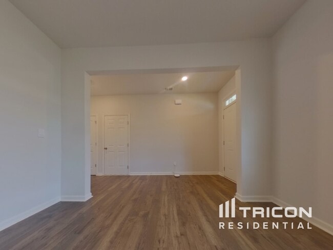 Photo - 249 Creekview Wy