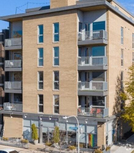 Building Photo - 3301 N Sheffield Ave Unit 202 Rental