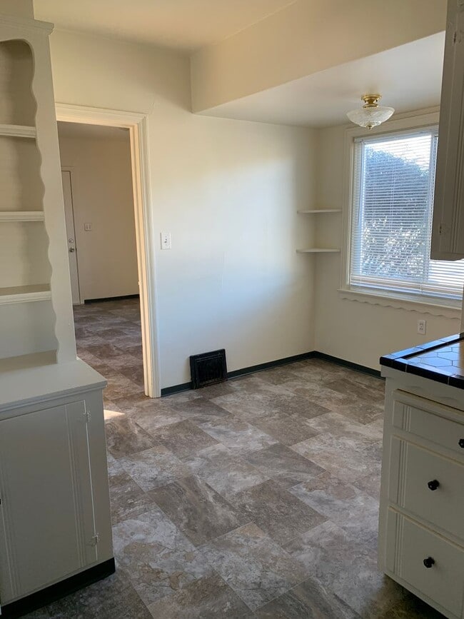 Photo - 1330 H St Unit 1330 H STREET #B