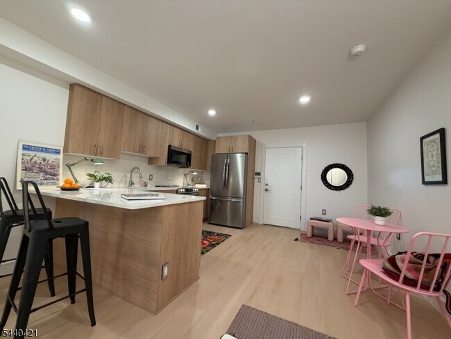 Photo - 627 Valley Rd Unidad C