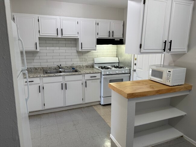 Photo - 114 Poppy St Unidad 2