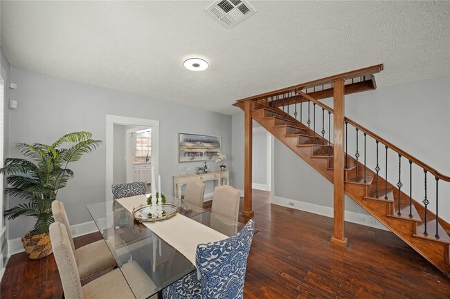 Photo - 741 E 9th St