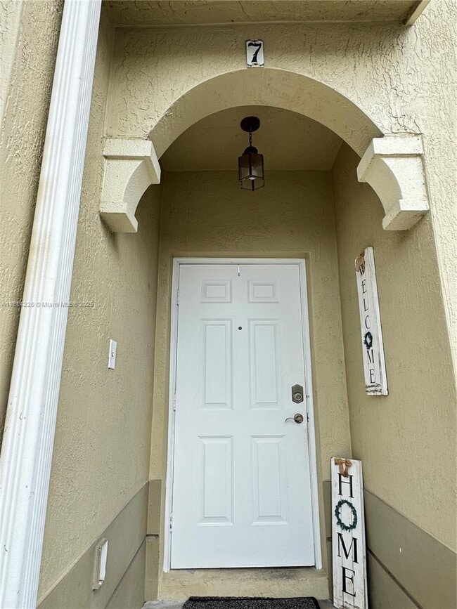 Building Photo - 10833 NW 83rd St Rental