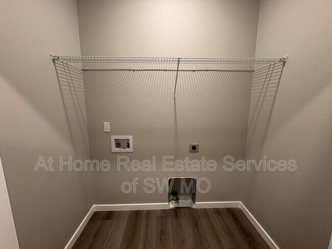 Photo - 4930 W Minota St