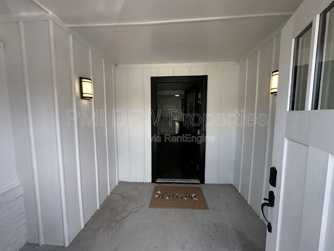 Photo - 3304 Mayhew Dr