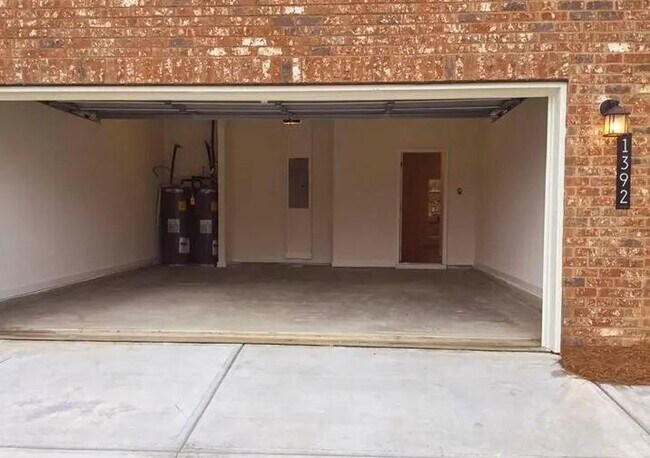 Photo - 1392 Weatherbrook Cir