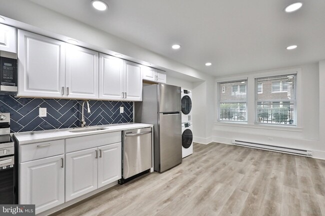 Building Photo - 4247 Locust St Unit 1B-6 Rental