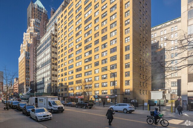 Close view - The Robert Livingston