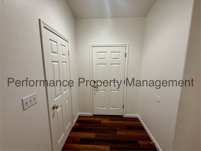 Photo - Stunning 5 Bed/2 Bath NW Bakersfield Home w/ $0 Deposit Option