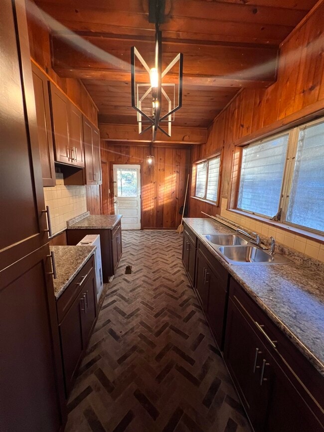 Photo - 2203 Amelia Cir