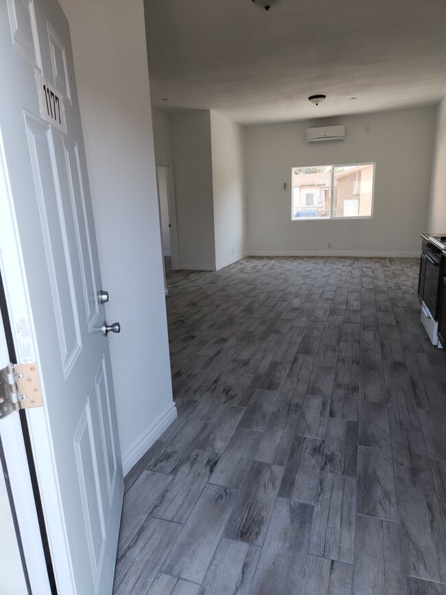 Photo - 1177 E 41st Pl