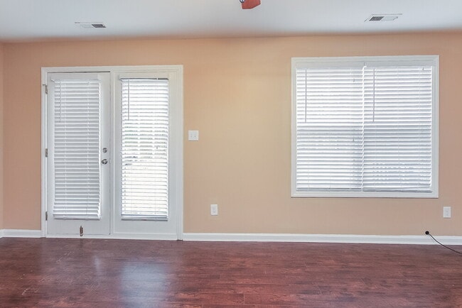 Photo - 2515 Dearborn Dr