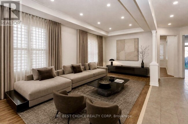 Photo - 23 Durhamview Cres