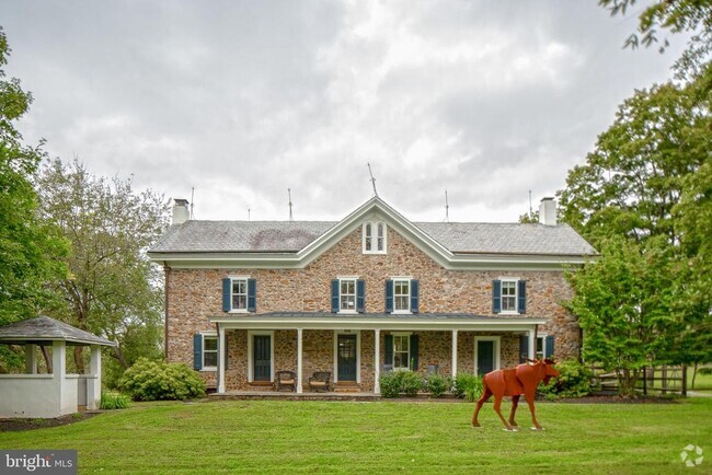 Building Photo - 440 Lurgan Rd Rental