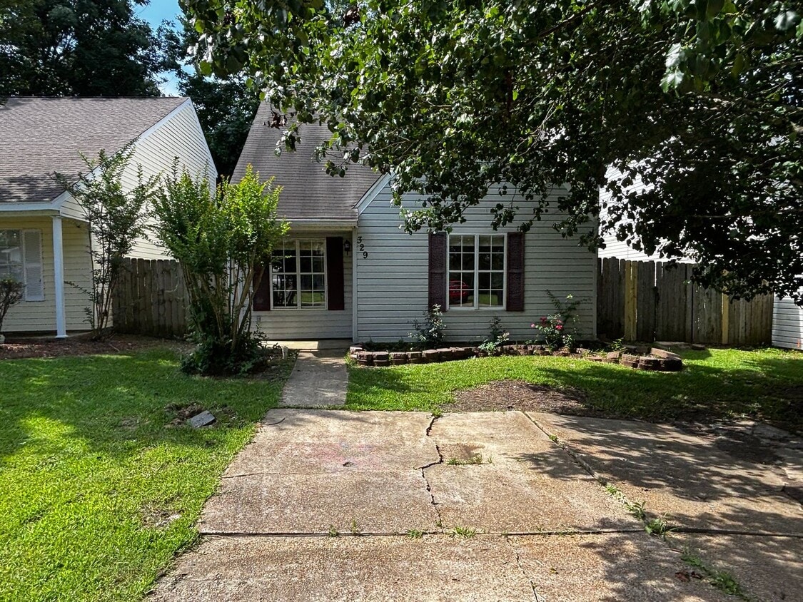 Photo - 329 N Grove Circle Brandon, MS