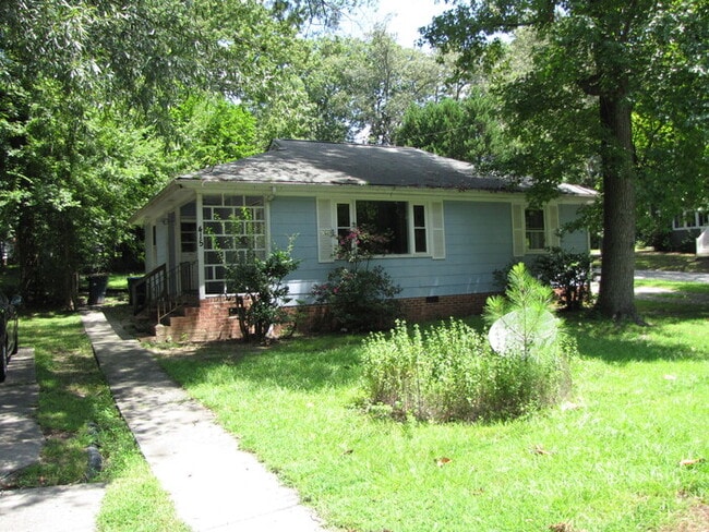 Building Photo - 415 Hugo St Rental