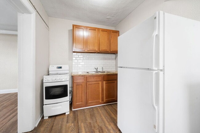 Photo - 7100 Freda St