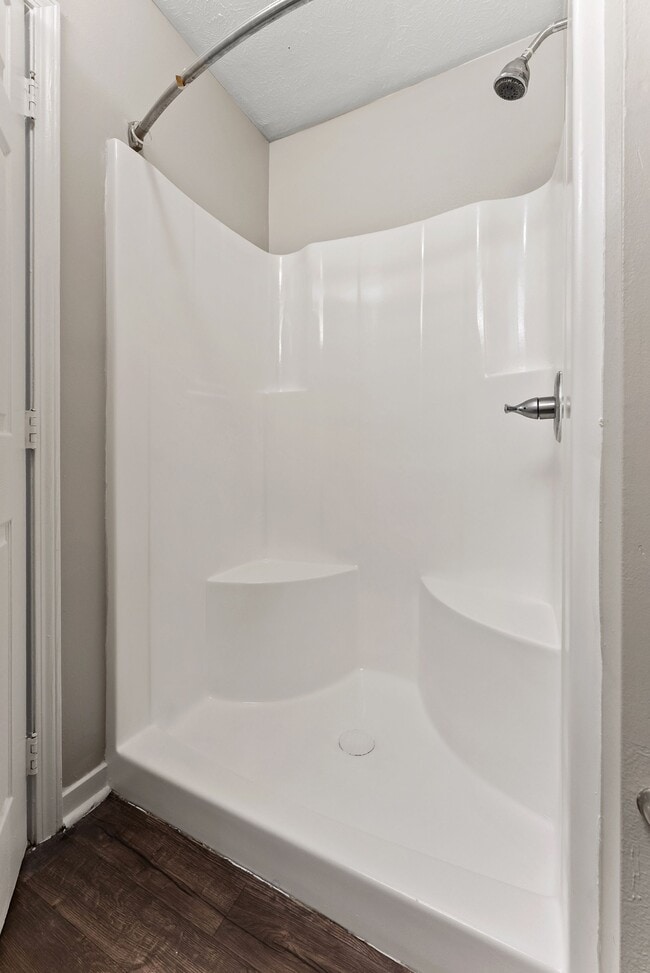 Linden (Renovated) - 2 Bed / 2 Bath - 1,100 Sq.Ft. - The DeSoto