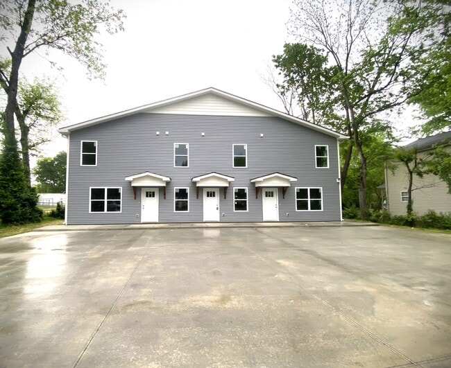Photo - 1721 S Walnut St Townhome