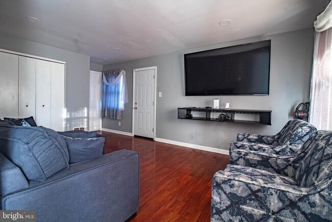Photo - 19 Herbert Dr