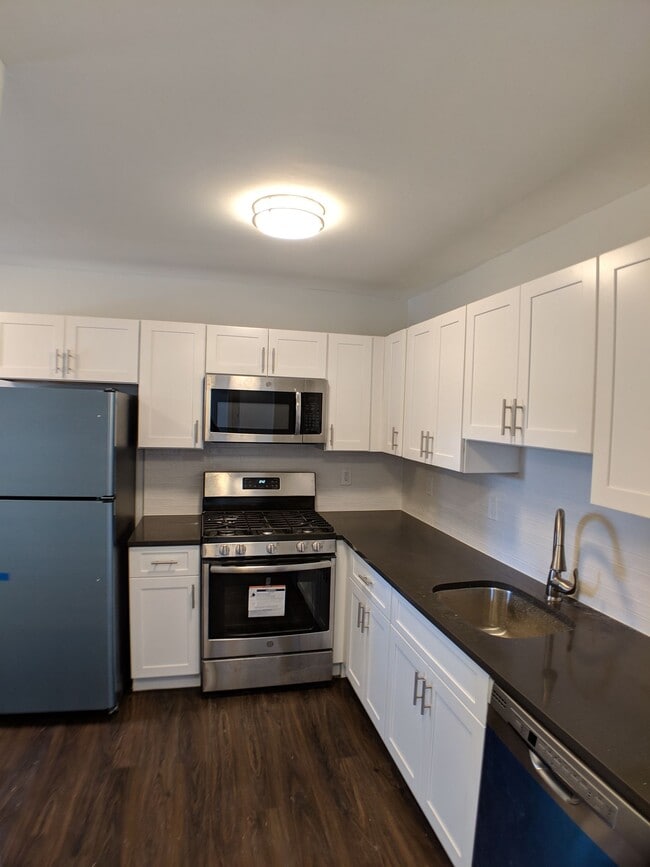 Photo - Montclair Gardens