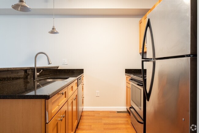 Building Photo - 45 Chelsea St Unit 3 Rental