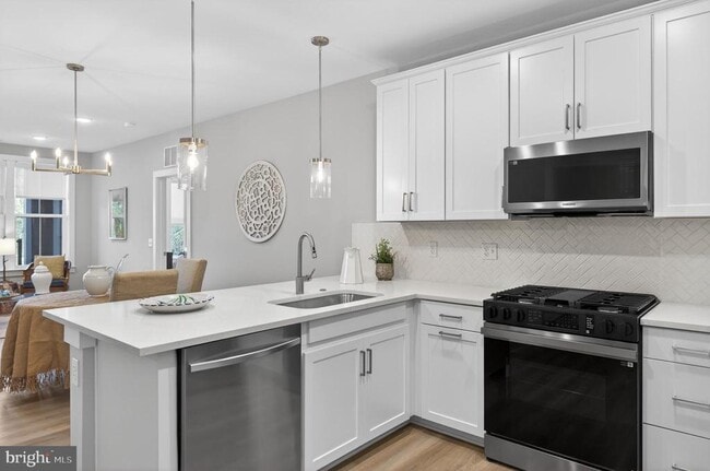 Photo - 76 Old Mill Bottom Rd N Unit 203