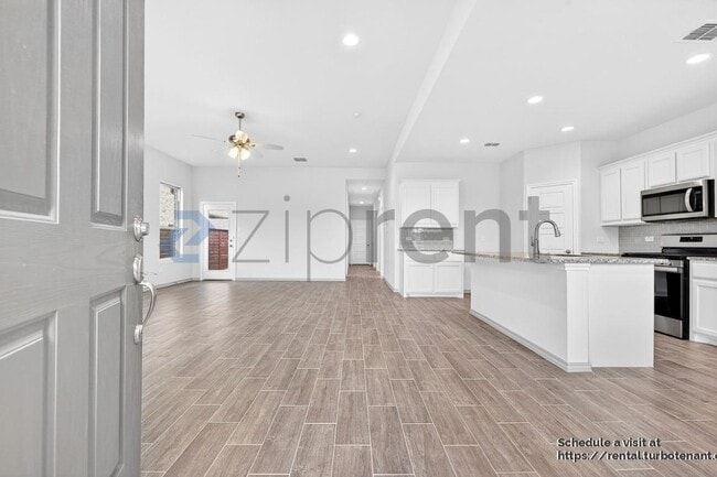 Photo - 2004 Poppy Wy