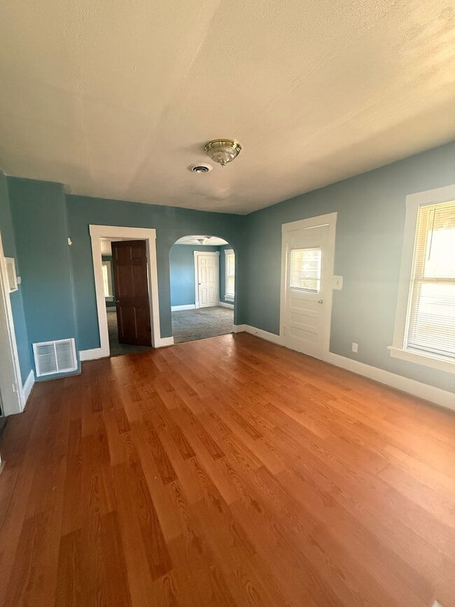 Photo - 1113 Ferguson St Unit Upper