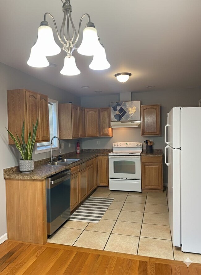 Photo - 319 Charles Ave