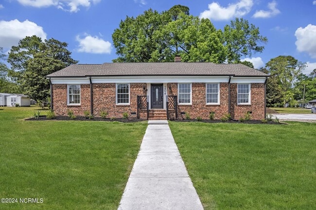 Photo - 204 S Harris St