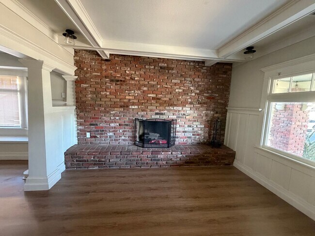 Photo - 2181 W 29th St