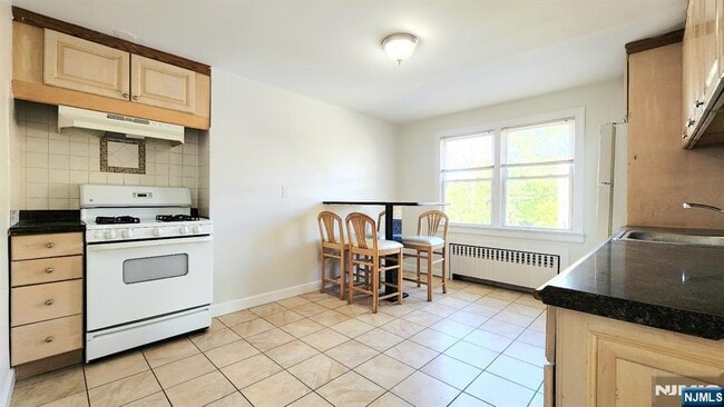 Photo - 409 Market St