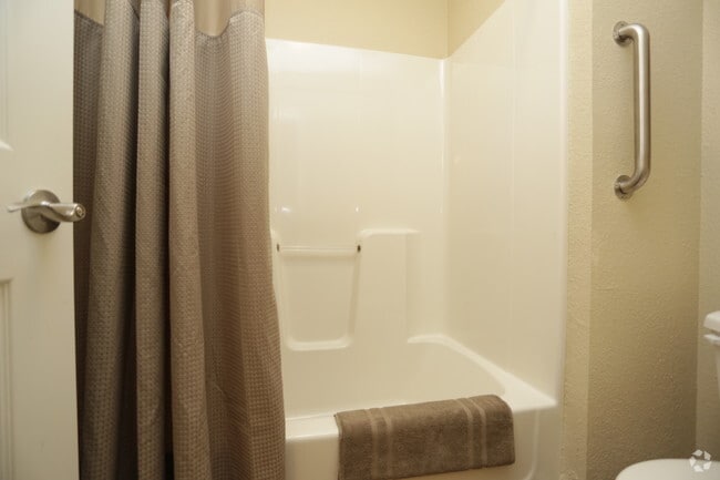 1BR, 1BA - Augusta/804 SF