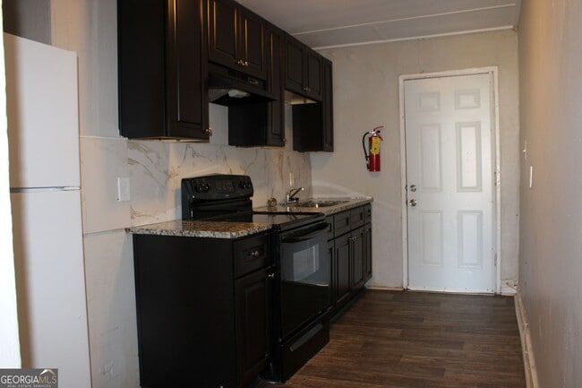 Photo - 700 Neal St NW Unit 6