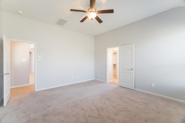 Photo - 8 Florentino Vine Pl