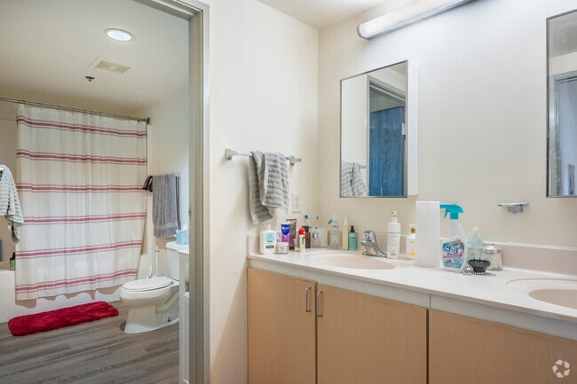 3BR, 1BA - 903SF - Bathroom