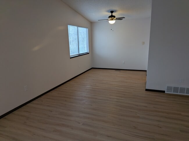 Photo - 1406 W Cora Ct