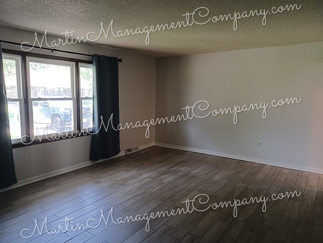 Photo - 810 Ruth Ann Dr