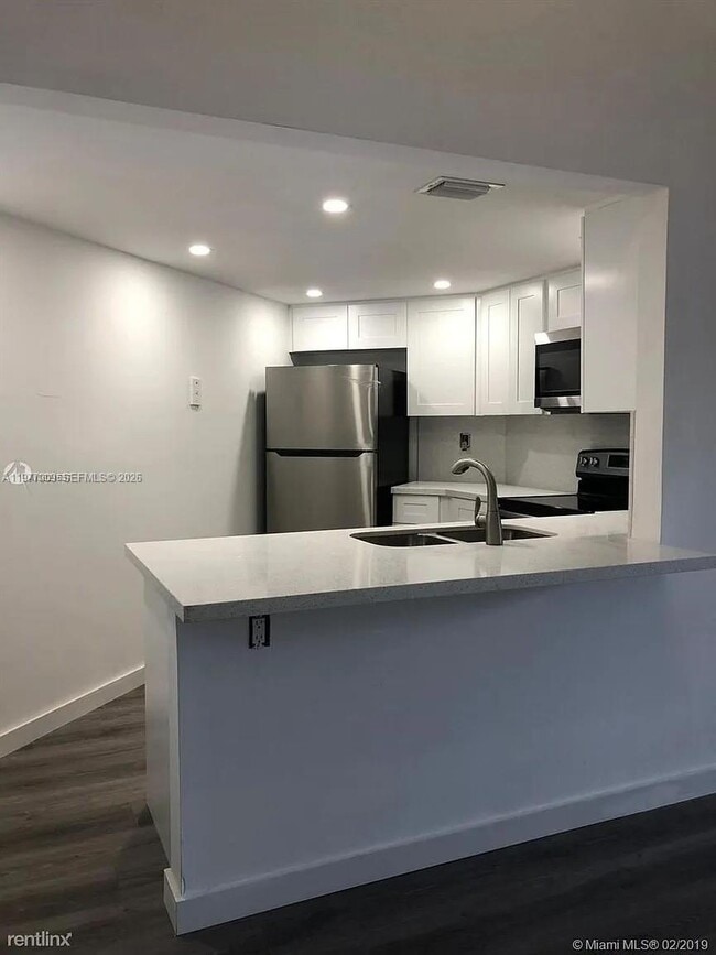 Building Photo - 9421 Fontainebleau Blvd Unit 210-35