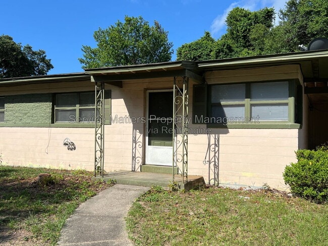 Photo - 121 Berkley Dr