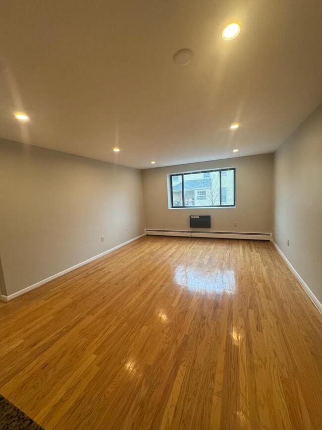 Photo - 28 Brentwood St Townhome