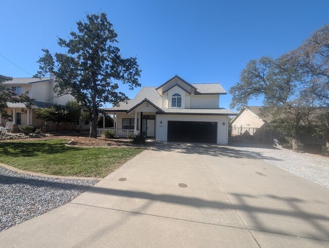 19573 Valley Ford Dr
